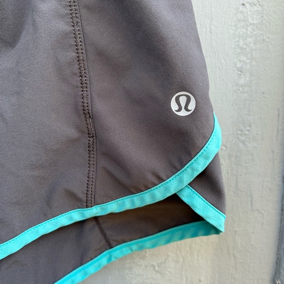 Lululemon Groovy Run Short, size 8 - Picture 6 of 13